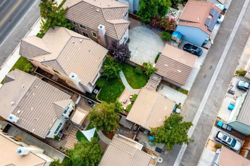 1125 Valley Glen Dr, Liberty Farms CA  95620-4835 exterior