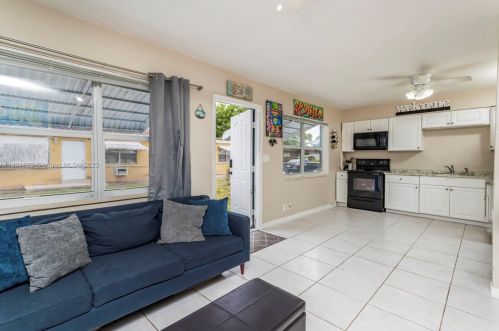 6335 21st St, Hollywood FL  33023-2846 exterior