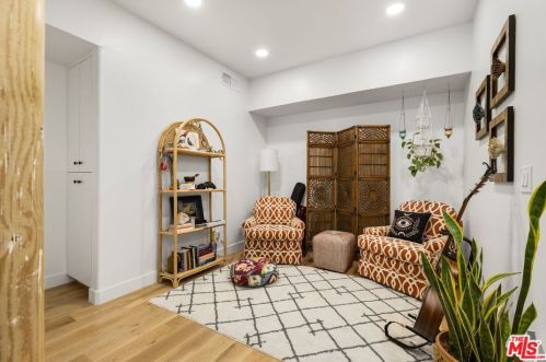 1316 Topanga Canyon Blvd, Topanga CA  90290-4271 exterior