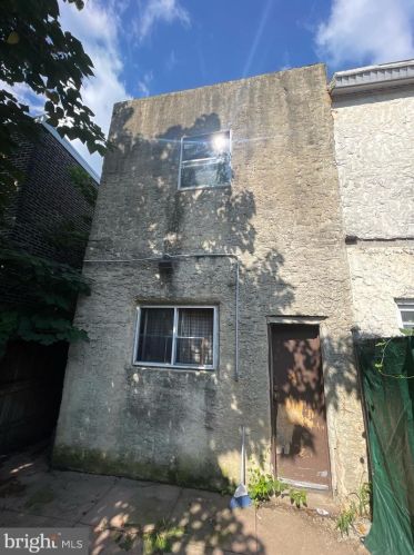 1243 29th St, Philadelphia, PA 19121-4537
