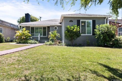 3833 Olive Ave, Long Beach, CA 90807-3519