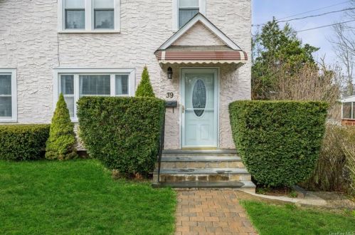 39 Stone Ave, Elmsford, NY 10523-2618