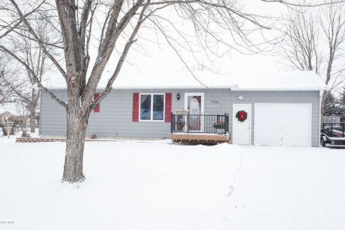 706 Kinkead Dr, Alex, MN 56308-4933