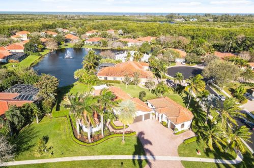 9979 Osprey Pointe Dr, Hobe Sound FL  33455-3023 exterior