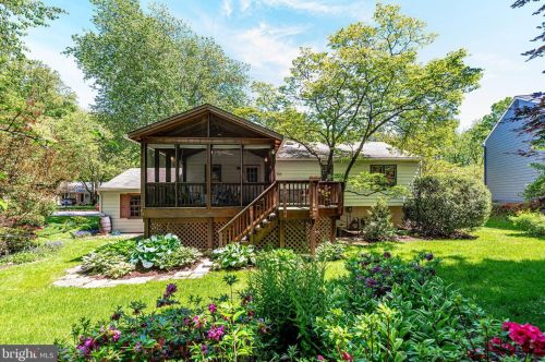 9411 Wallingford Dr, Springfield, VA 22015-1734