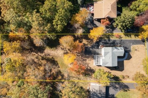38 Old Smalleytown Rd, Warren NJ  07059-5446 exterior