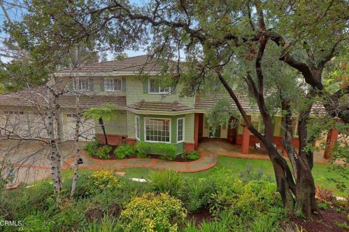 1326 Journeys End Dr, La Canada, CA 91011-1708