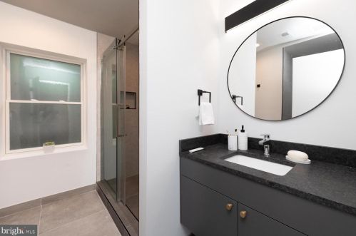 2037 Locust St, Philadelphia PA  19103-5613 exterior