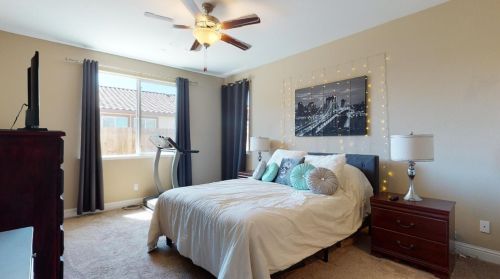 2479 Mountainside Dr, Los Banos CA  93635-8825 exterior