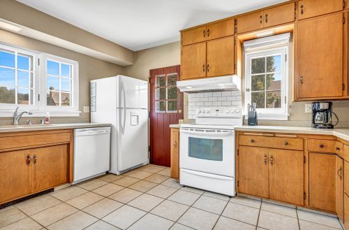 609 Waldo Blvd, Manitowoc WI  54220-2829 exterior