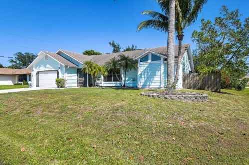 2889 Nance St, Fort Pierce, FL 34984-8906
