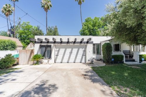 1137 Cypress Ave, Redlands CA  92373-5723 exterior
