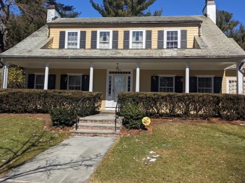 738 Elmgrove Ave, Providence, RI 02906-4900