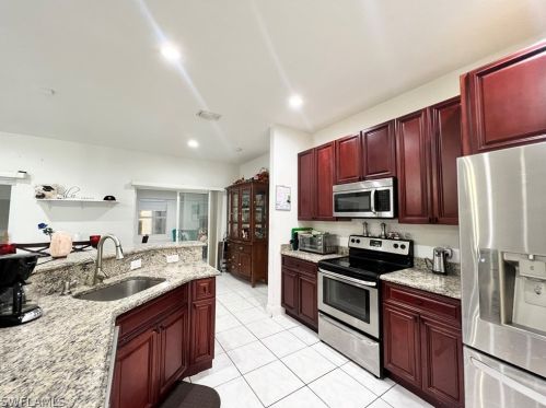 902 Edward Ave, Lehigh Acres, FL 33936-0904