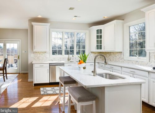 1136 Pebble Spg Dr, Berwyn PA 19312-2148 exterior