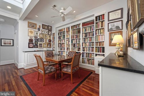 633 A St, Washington DC  20003-1224 exterior