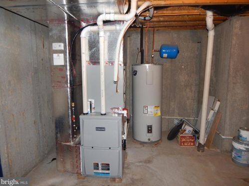 6641 Mine Dr, Macungie PA  18062-8713 exterior