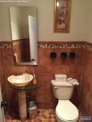 209 12th St, Palisades Park NJ  07650-2004 exterior