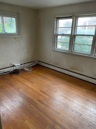 16 Eastwood Rd, Groton CT  06340-6011 exterior