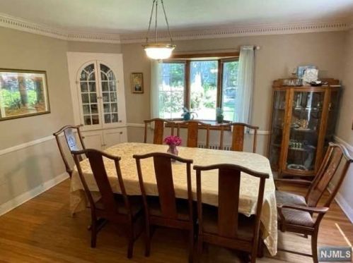 1130 Magnolia Rd, Teaneck NJ  07666-2744 exterior