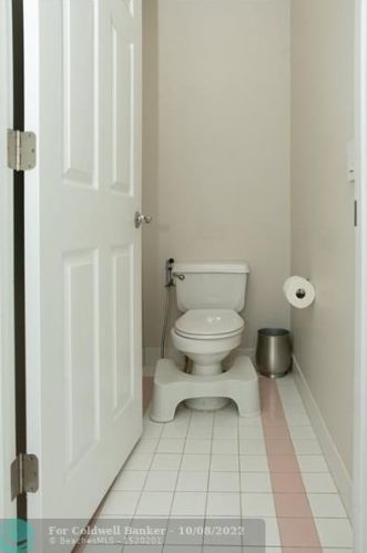 1903 180 Ter, Hollywood FL 33029-5173 exterior