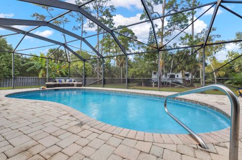 12151 Old Country Rd, West Palm Beach FL  33414-4816 exterior