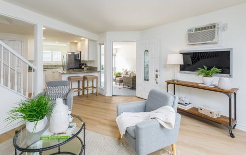 10404 Rutgers Ct, Cypress CA  90630-4229 exterior