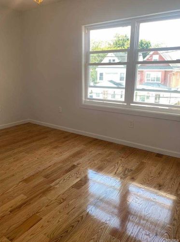 87-67 112th St, Jamaica, NY 11418-1335