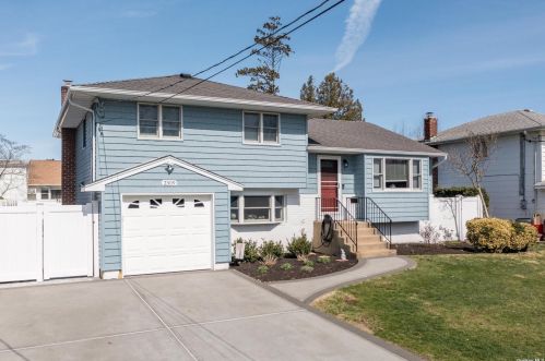 2509 Army Pl, North Bellmore, NY 11710-4806