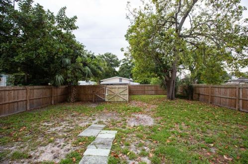 2034 28th Ave, Saint Petersburg FL  33713-4145 exterior