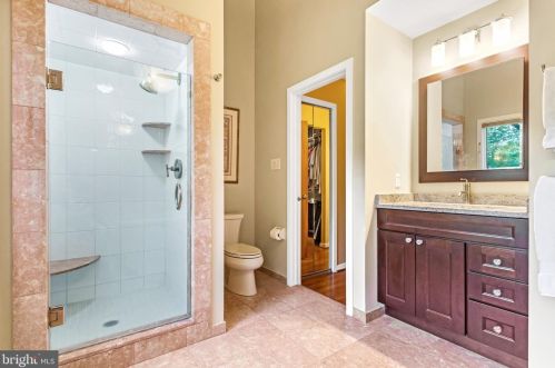 1483 Buck Crk Dr, Yardley PA 19067-4053 exterior