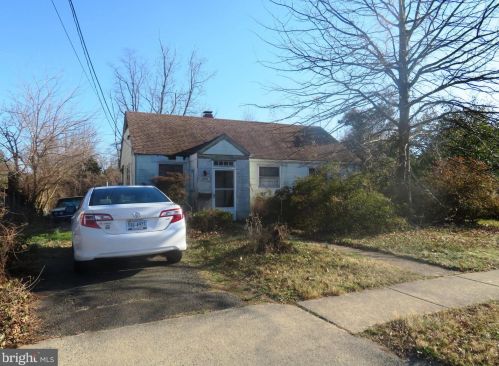 6937 Oak Ridge Rd, Falls Church, VA 22042-2665
