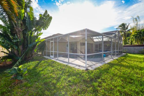 325 Gulfstream Ave, Fort Pierce FL 34983-1219 exterior