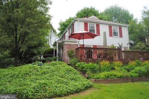 8201 Forest Hills Dr, Melrose Park PA  19027-1504 exterior