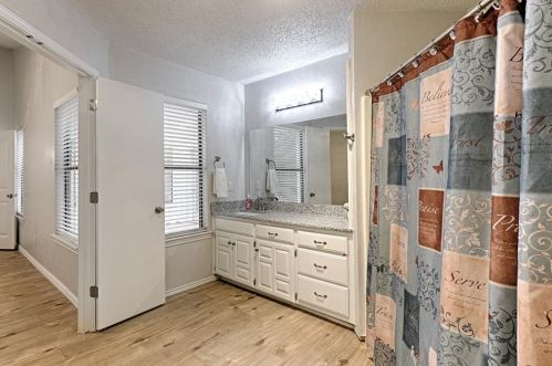 5404 Nevada Dr, Greenville TX  75402-6103 exterior