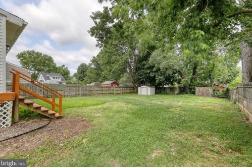 437 Maple Ave, Camden NJ  08106-2054 exterior