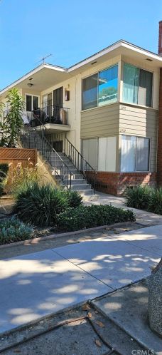 2076 Magnolia Ave, Long Beach, CA 90806-4664