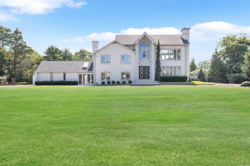 59 Bayberry Rd, Islip Manor, NY 11751-4912