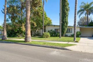 19500 Strathern St, Los Angeles, CA 91335-1035