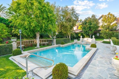 9921 Larson Cir, Orange, CA 92861-1305