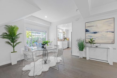 1960 San Ramon Ave, Mountain View CA  94043-2960 exterior