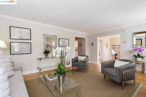 5647 Cabot Dr, Oakland CA  94611-2247 exterior