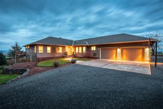 16010 Cielo Ct, Happy Valley, OR 97089-8724