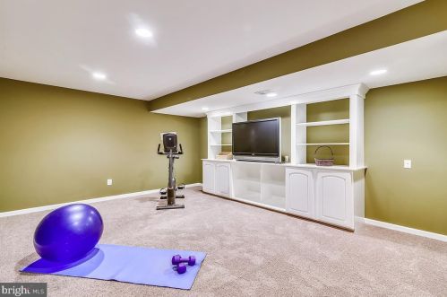 527 Rugby Ct, Purcellville VA  20132-3415 exterior