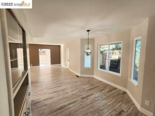 1728 Vine St, Lodi CA  95240-4853 exterior