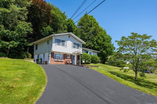 3 Tanager Rd, Mahopac, NY 10541-2355