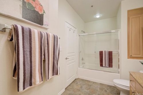 2403 Watermarke Pl, Irvine CA  92612-7690 exterior