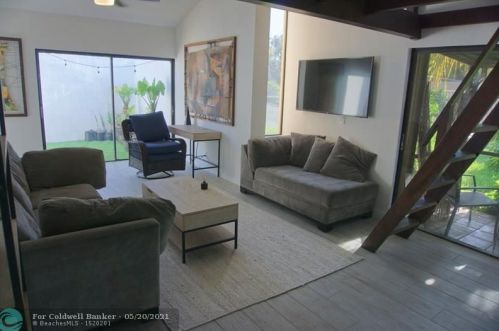 1089 13th St, Boca Raton, FL 33486-5404