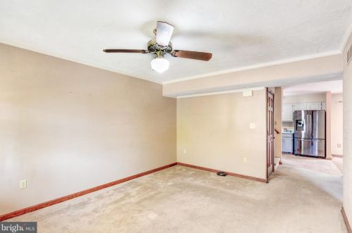 49 Pinewood Cir, Hanover PA 17331-9393 exterior