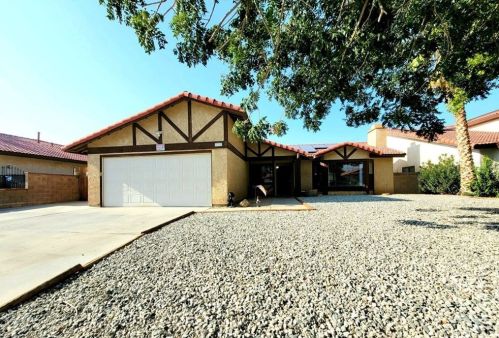 1321 Chagal Ave, Lancaster, CA 93535-5708